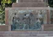 Фрагмент памятника Руставели